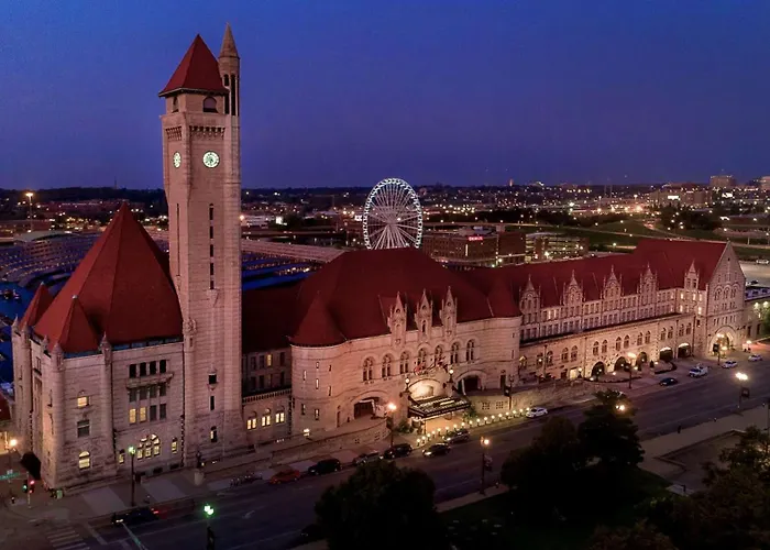 Hotel with view: St. Louis Union Station Hotel, Curio Collection By Hilton