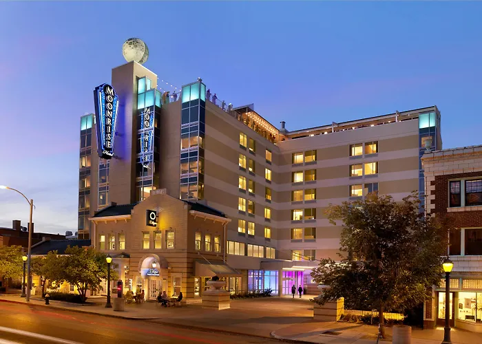 Golf hotel: The Moonrise Hotel